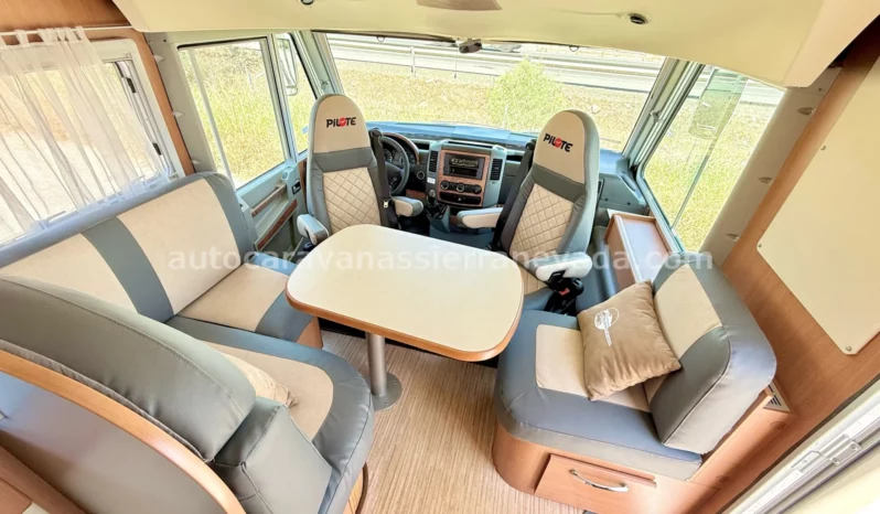 PILOTE EXPLORATEUR G743 lleno