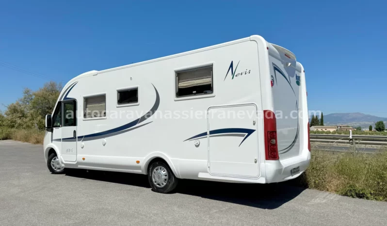 McLouis NEVIS 876G lleno